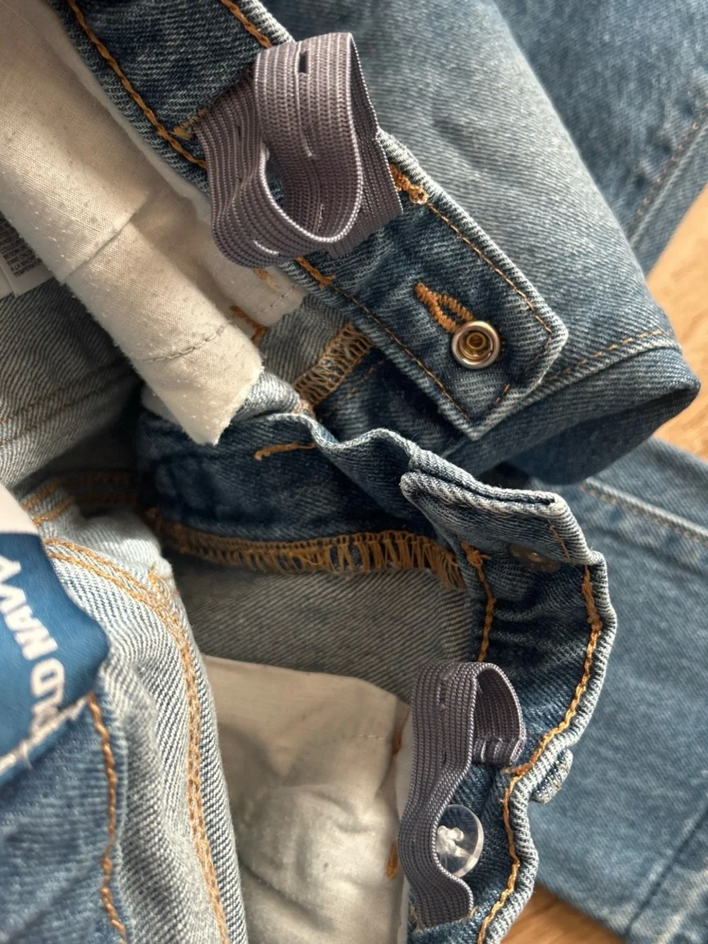Old Navy blue denim light wash jeans with frayed hem size 5T